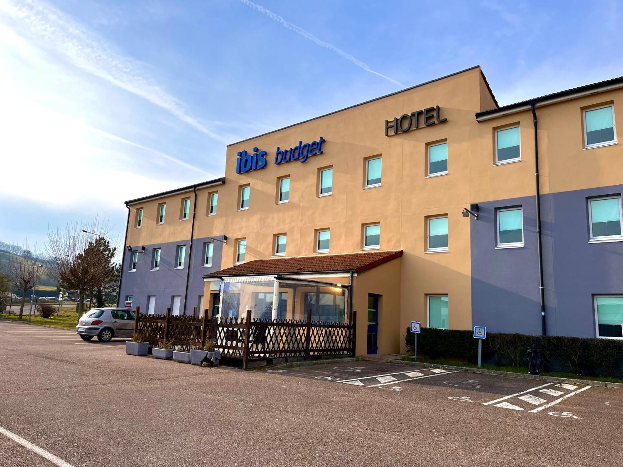 Ibis Budget Пуйи-ан-Осуа Экстерьер фото