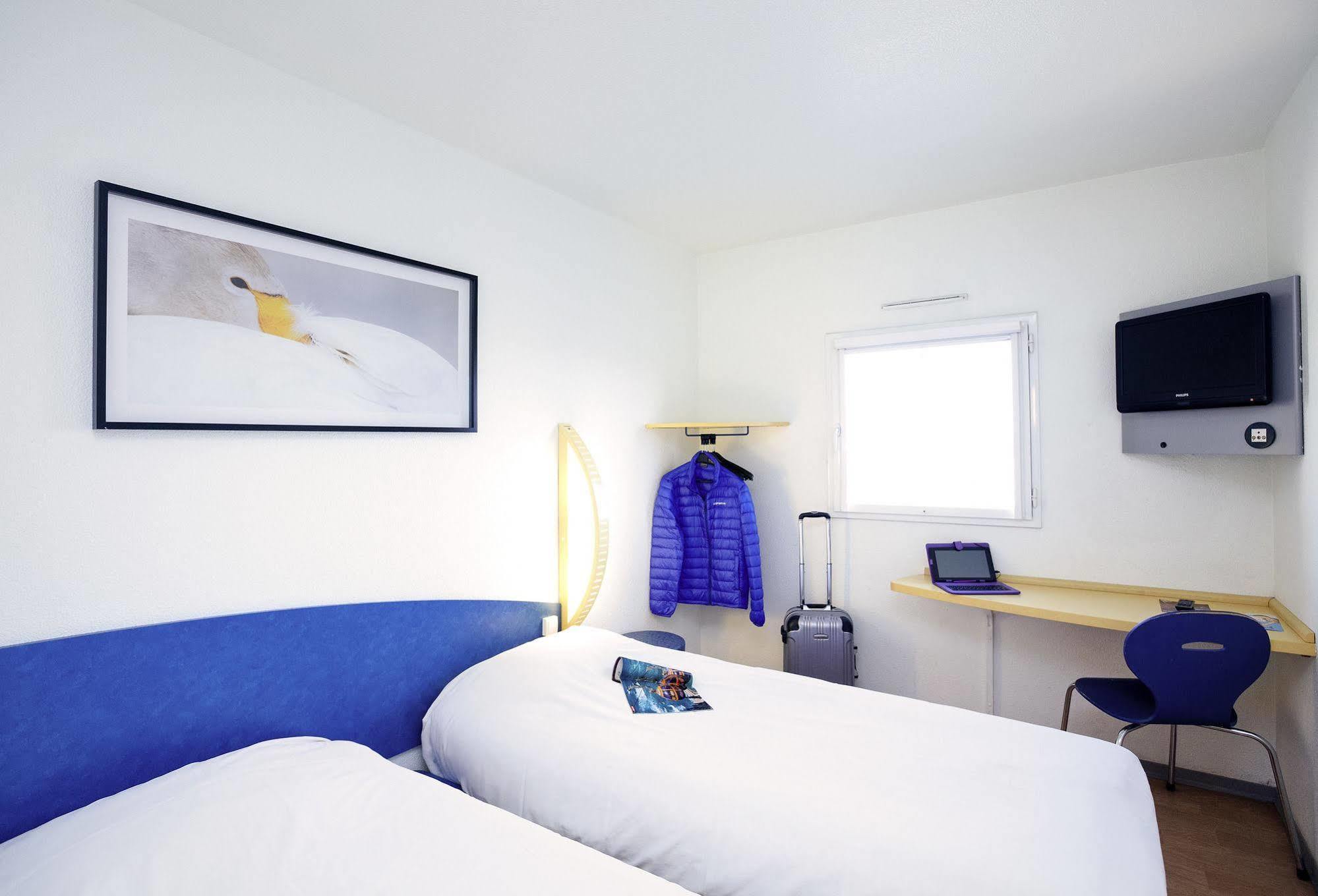Ibis Budget Пуйи-ан-Осуа Экстерьер фото