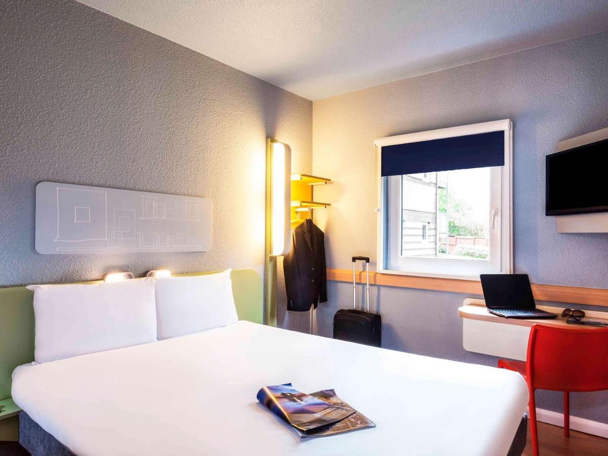 Ibis Budget Пуйи-ан-Осуа Экстерьер фото